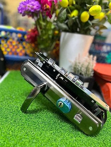 Врезной дверной замок с ручкой и цилиндром - Тип: механический