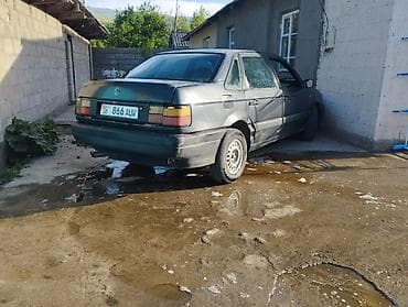 Volkswagen: Volkswagen Passat: 1990 г., Механика, Седан — 2
