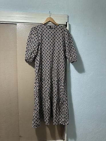 Платье миди с принтом - Свободный А-силуэт с ярусной (многоярусной) — 7