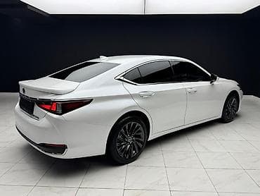 in car полики: Lexus ES: 2023 г., Гибрид, Седан — 3