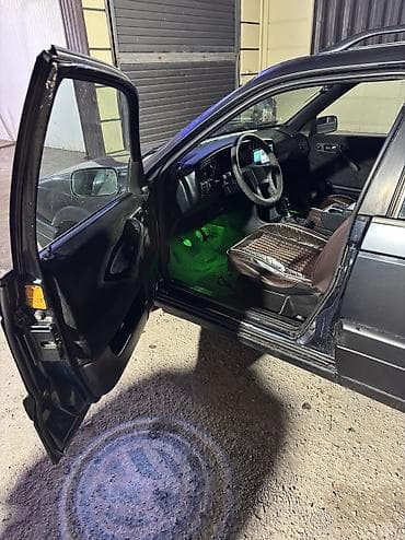vip razbor: Volkswagen Passat Variant: 1993 г., 1.8 л, Механика, Бензин, Универсал — 6