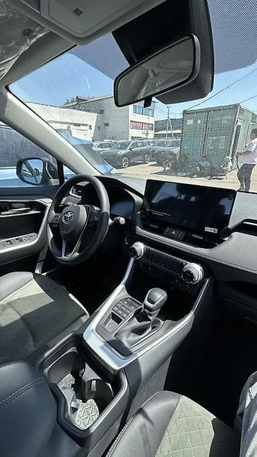 roewe ei5: Toyota RAV4: 2025 г., 2 л, Автомат, Бензин, Кроссовер — 7