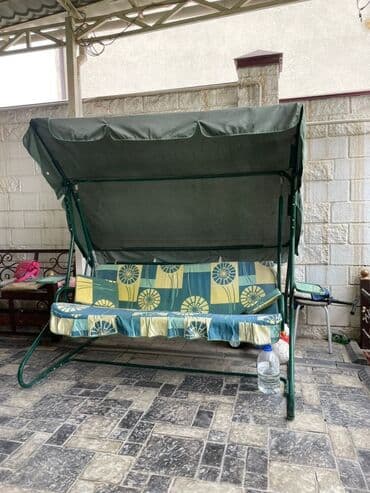 старый мебель продаю: Садовые качели Металл, Со спинкой, С крышей — 2