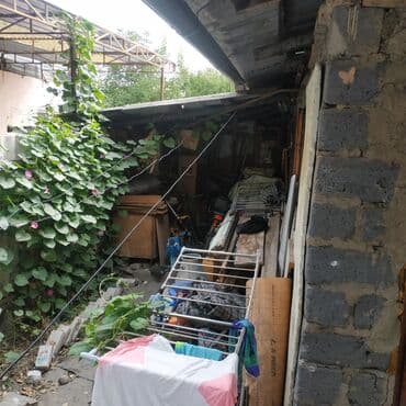 прадаю пол дома: Полдома, 35 м², 2 комнаты, Риэлтор, Старый ремонт — 1
