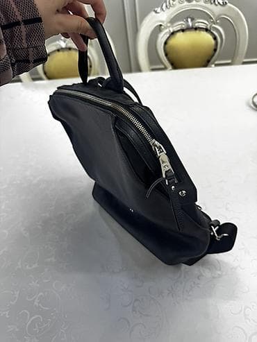 Аксессуары: . Продаю Кожаные оригинальные сумки б/у в хорошем состоянии Цена — 10