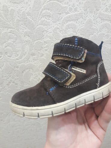 фирменная обувь из германии: Продаю ботинки привезены из Германии. С супинатором для правильного — 2
