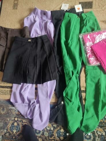 продаю связи с переездом: Брюки Классические, Все размеры — 3