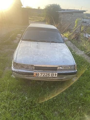 camry 75 xse: Mazda 626: 1989 г., Седан — 2