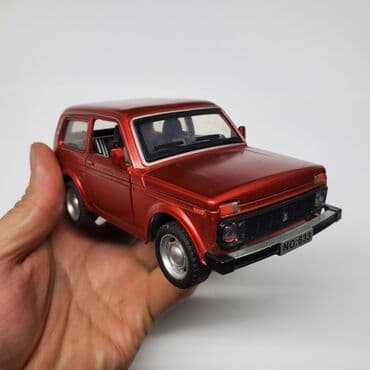 автомат с орбизами мощный: Нива. Модель. Металлический. Все части подвижные. Открываются и — 3