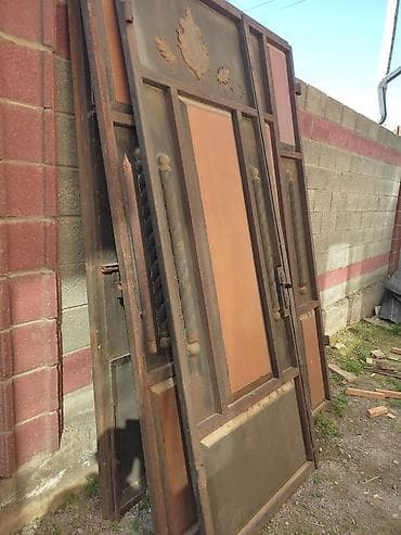 чёрный металл: Двери для домов и квартир, Металлическая, Одностворчатая, Кованная, цвет - Коричневый — 1