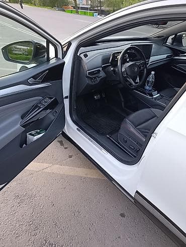 20 место: Volkswagen ID.4: 2022 г., Электромобиль, Кроссовер — 6