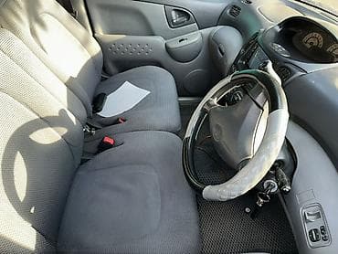 Продажа авто: Toyota Funcargo: 2002 г., 1.3 л, Автомат, Бензин, Универсал — 8