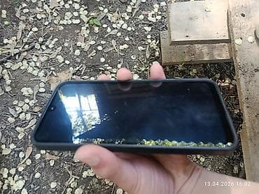 м111 2 2: Смартфон с тройной основной камерой и фронтальной камерой в — 1