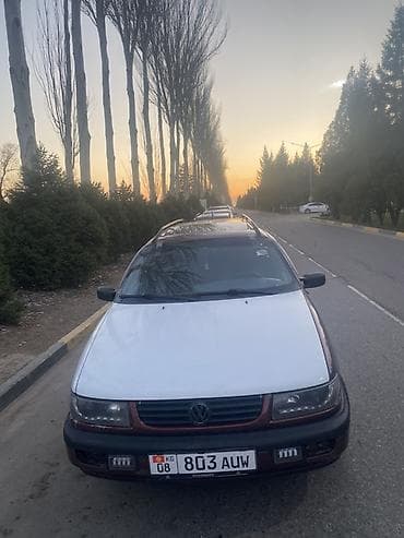 v klass: Volkswagen Passat: 1995 г., 2 л, Ручные, Газ, Универсал — 9