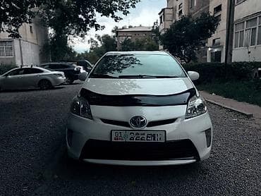 газ на машине: Toyota Prius: 2015 г., 1.8 л, Вариатор, Гибрид, Лифтбек — 4