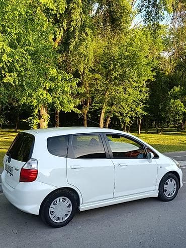 Honda Fit: 2001 г., 1.3 л, Автомат, Бензин, Хэтчбэк