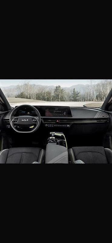 Kia — современный интерьер с акцентом на технологии и комфорт. -