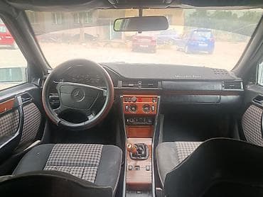 low ll: Mercedes-Benz W124: 1994 г., 2 л, Механика, Бензин, Седан — 4