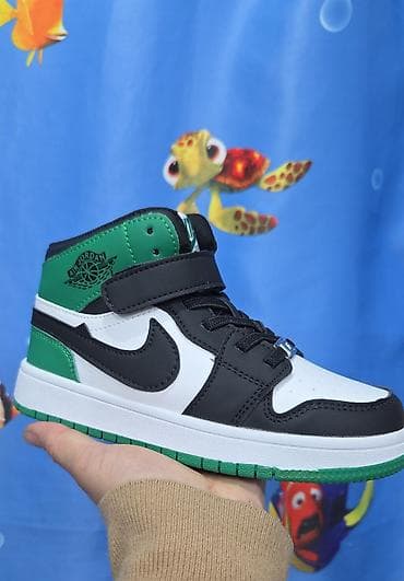 футбольные буцы: Детская обувь – подборка моделей на каждый день и для холодного — 1