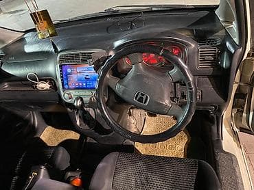 Honda Stream: 2004 г., 2 л, Автомат, Минивэн — 6