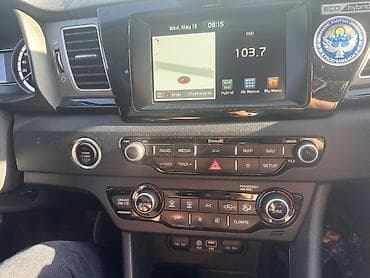 philips xenium w6500: Центральная консоль Kia 2017 г., Б/у — 3