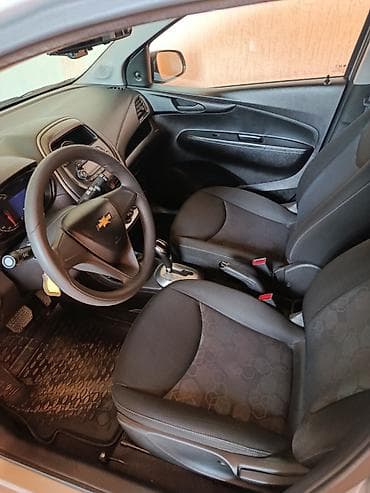 хунчи авто: Chevrolet Spark: 2017 г., 1 л, Автомат, Бензин, Хэтчбэк — 4