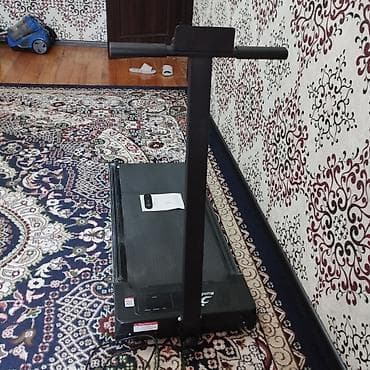 Спорт и отдых: Электрическая беговая дорожка RunPure RP-100 - Компактная домашняя — 1