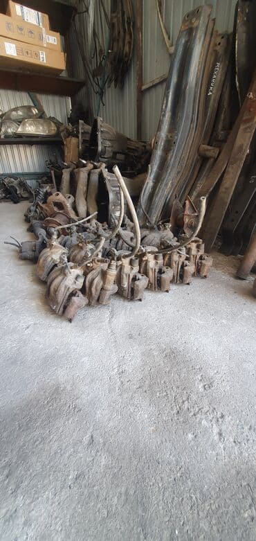 перфорированные тормозные диски: Комплект суппортов Mercedes-Benz Б/у, Оригинал, Германия — 2