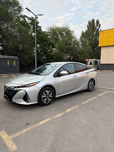 prius c: Toyota Prius: 2017 г., Гибрид — 3