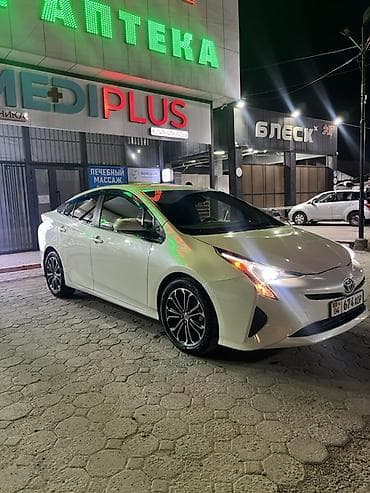subaru outbeck: Toyota Prius: 2017 г., 1.8 л, Робот, Гибрид, Хэтчбэк — 2