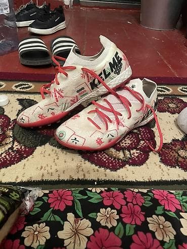 азиаты: Футбольные бутсы Kelme для игры на искусственном покрытии. Размер 40.5 — 1