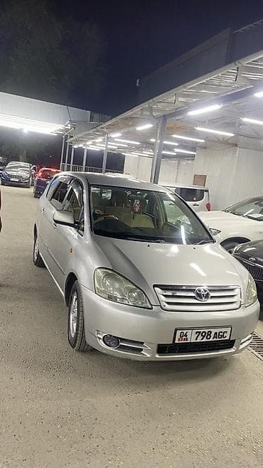 Toyota Ipsum: 2003 г., 2.4 л, Автомат, Бензин