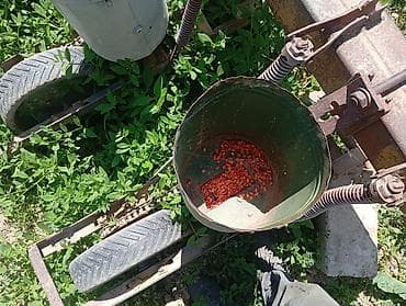 abs prius: Трёхрядная навесная сеялка для точечного высева семян - Конструкция — 2