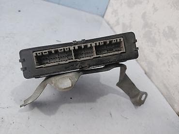 Автокосметика: Блок ABS Toyota 2004 г., Б/у, Оригинал, Япония — 2