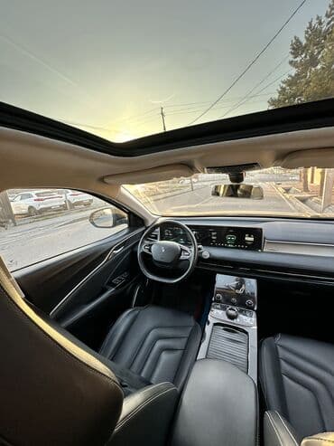 электронные мопеды: Электромобиль Основные особенности: - Полностью электрический привод — 8