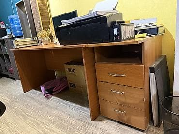 подвесной стол: Продаю 2 офисных стола ЛДСП цвет ольха 150х70 см состояние Б/У, а — 2