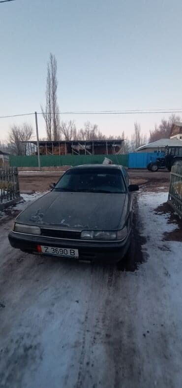 продаю в связи с переездом: Mazda 626: 1989 г., 2 л, Механика, Бензин, Седан — 3