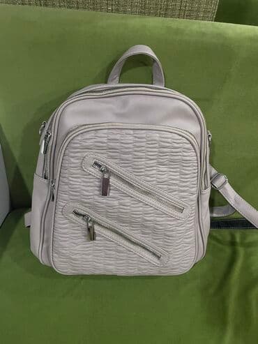 книги художественная литература: Рюкзаки женские. Новые. Цена 900 сом — 2