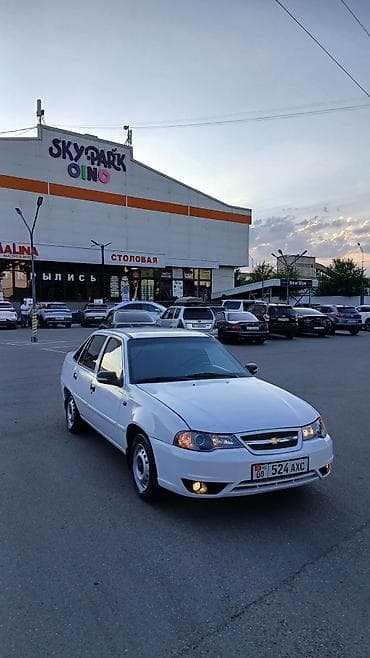 Daewoo Nexia: 2012 г., 1.5 л, Кол менен иштөөчү, Бензин, Седан