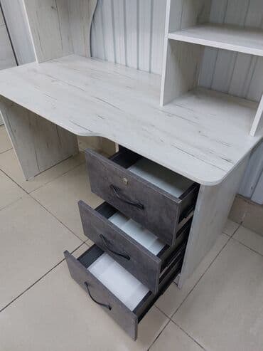 разделочный стол из нержавейки для кафе: Компьютерный стол Морис. Надстройка стола придает ему еще больше — 3