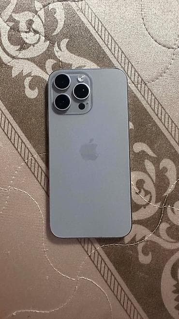 IPhone 15 Pro (титановый цвет) - Корпус: титановый, матовая спинка