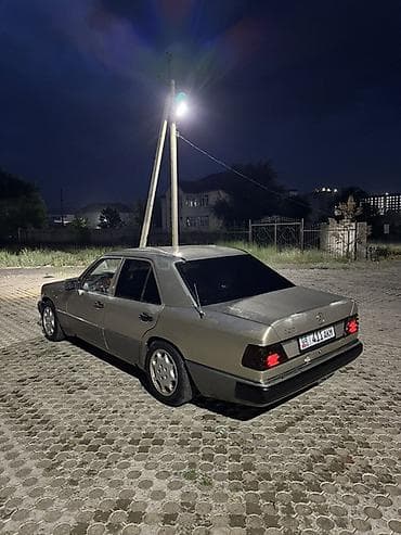 крылья на мтз: Mercedes-Benz E-Class: 1992 г., 2.3 л, Механика, Бензин, Седан — 4