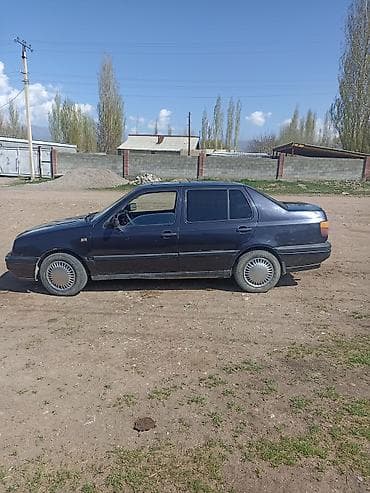 john dere: Volkswagen Vento: 1993 г., 1.8 л, Ручные, Бензин, Седан — 1
