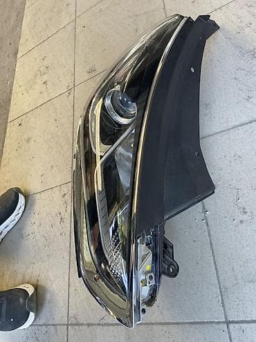 Автозапчасти: Передняя правая фара Hyundai 2019 г., Б/у, Оригинал — 4