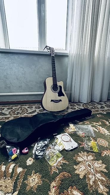 сколько стоит прогулочный катер: Акустическая гитара 40" с вырезом (cutaway), цвет – натуральный — 2