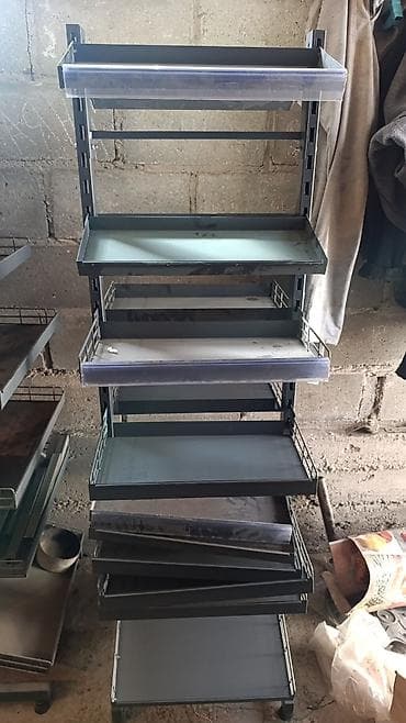 железный полки: Металлический торговый стеллаж с полками - Конструкция: металлическая — 1