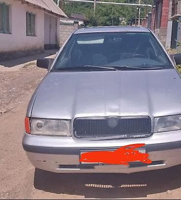 Унаа сатуу: Skoda Octavia: 1998 г., 1.6 л, Кол менен иштөөчү, Бензин, Седан — 1