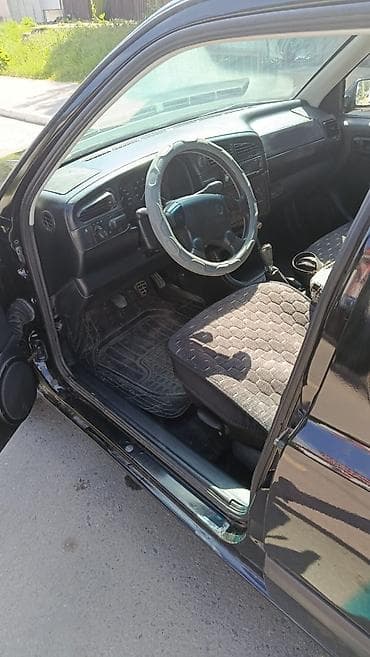 щит приборка: Volkswagen Vento: 1993 г., 1.8 л, Механика, Бензин, Седан — 6