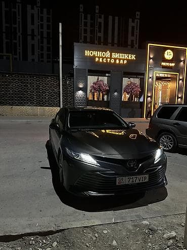 shevrale spark: Toyota Camry: 2018 г., 2.5 л, Вариатор, Гибрид, Седан — 2