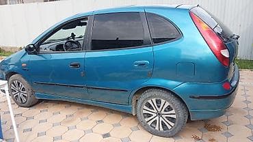 Nissan Tino: 2003 г., 1.8 л, Механика, Бензин, Хэтчбэк — 4